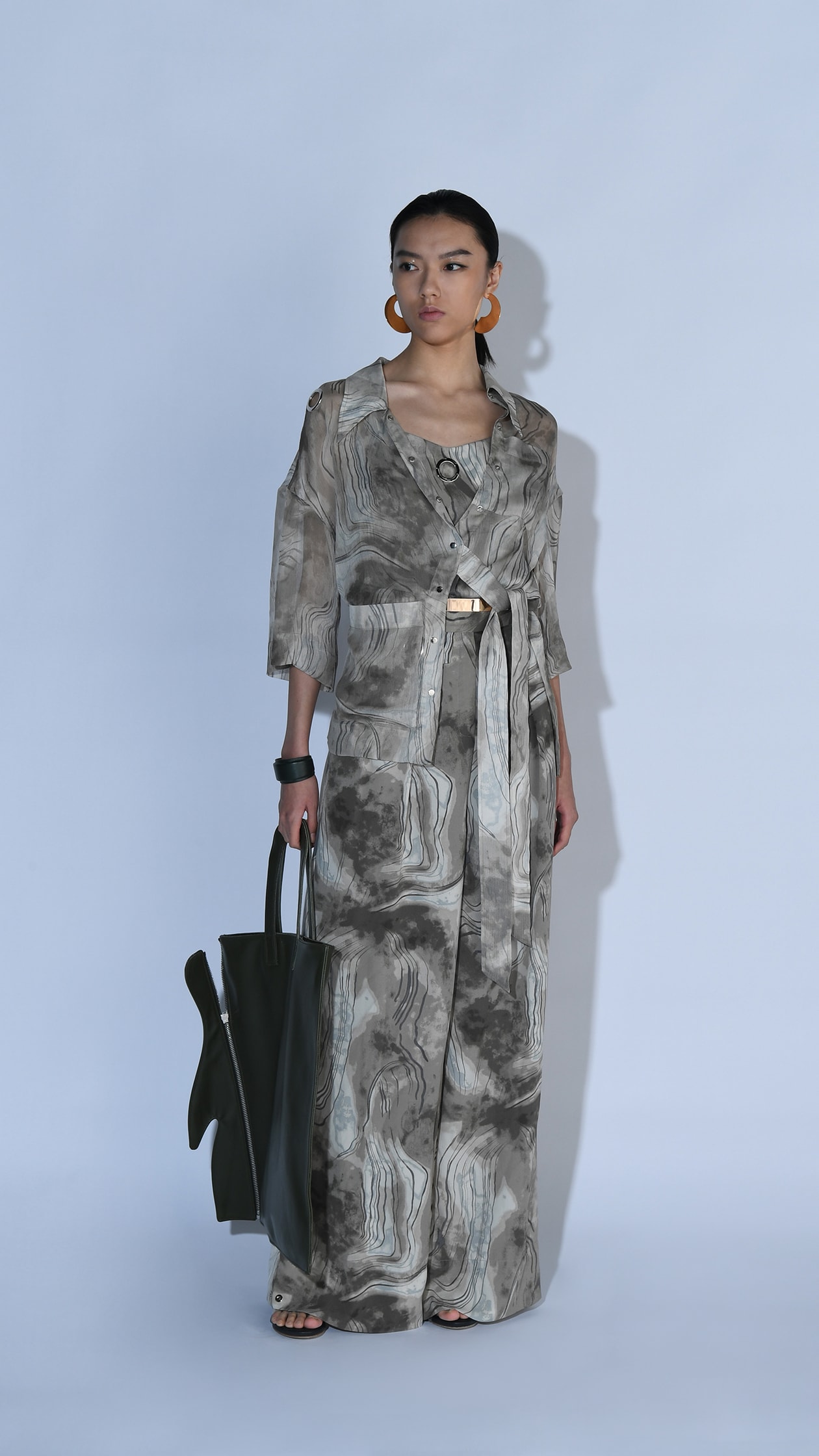 FASHIONALLY Collection #15 結合虛擬電腦動畫及真人時裝秀