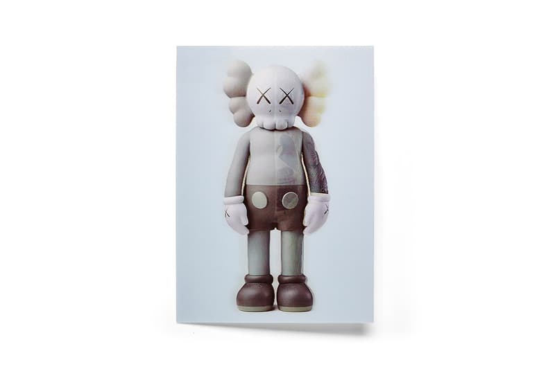 MoMA Design Store 推出全新 KAWS 周邊系列