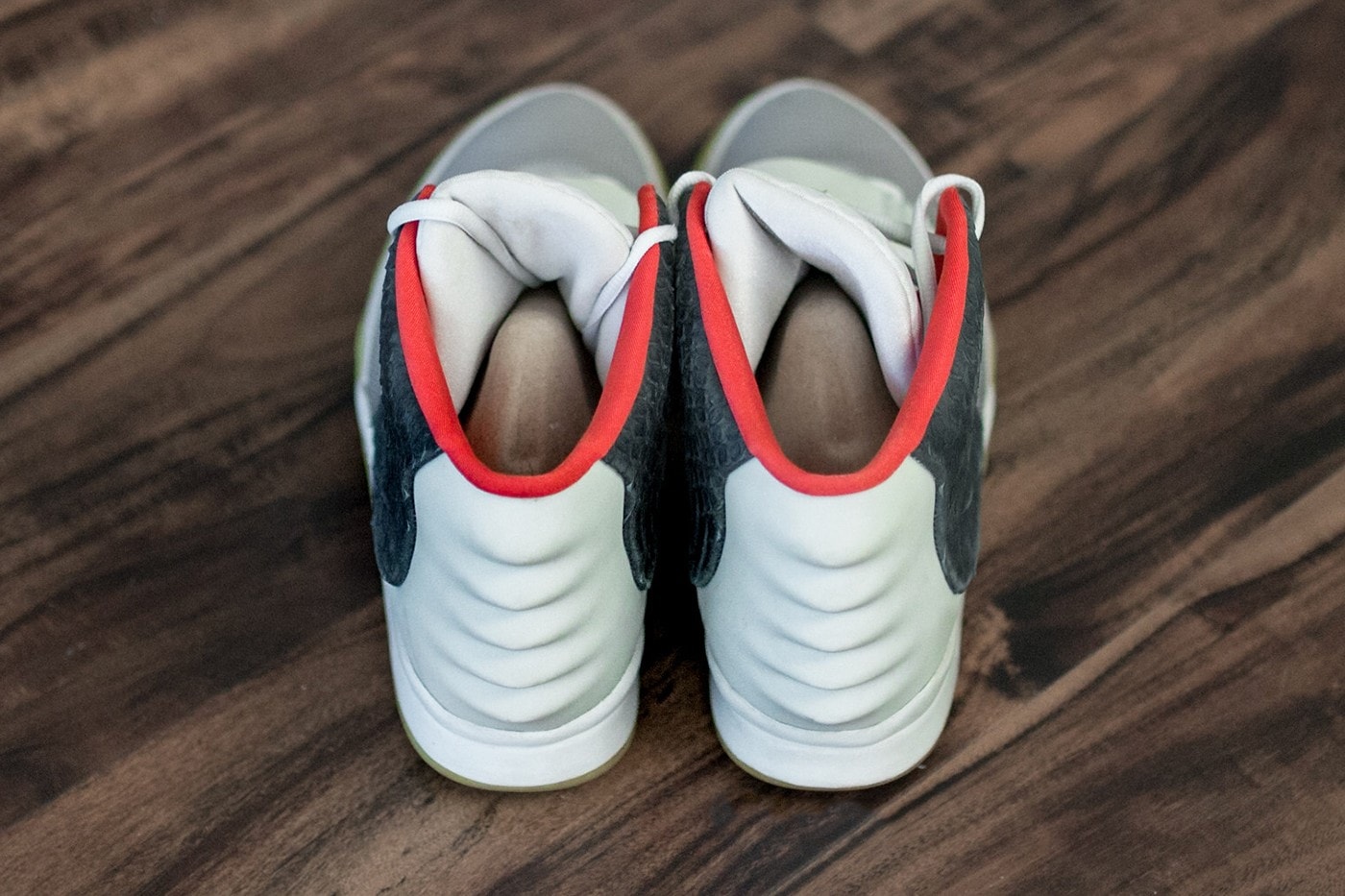 率先近賞 Nike Air Yeezy 2 未發佈配色「Mismatch」Sample 鞋款