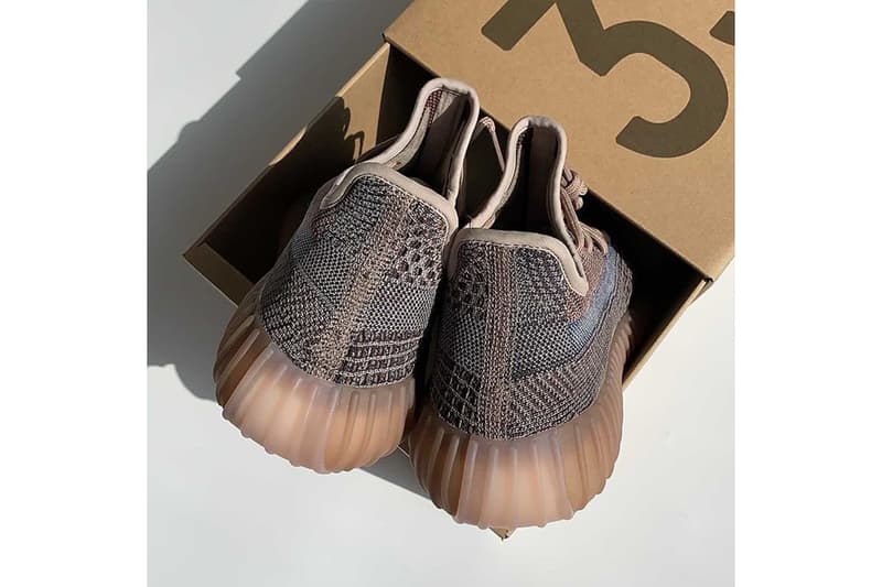 YEEZY BOOST 350 V2 最新配色「Yecher」實鞋率先曝光