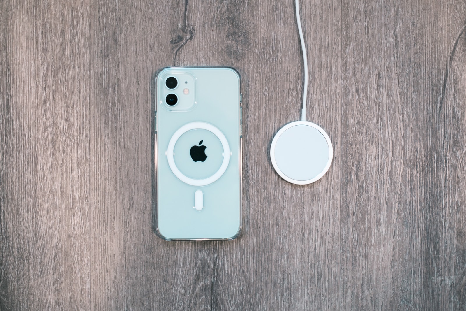 iphone 12 nfc在哪 https%3A%2F%2Fhk.hypebeast.com%2Ffiles%2F2020%2F10%2Fapple-iphone-12-pro-iphone-12-5g-speed-03.jpg?w=1600&cbr=1&q=90&fit=max