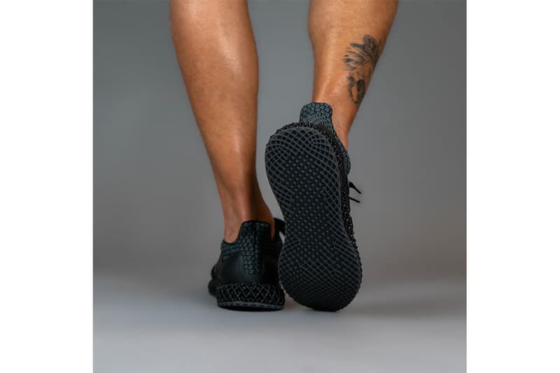 adidas 混種跑鞋 Ultra 4D 全新黑魂配色「Core Black」率先曝光