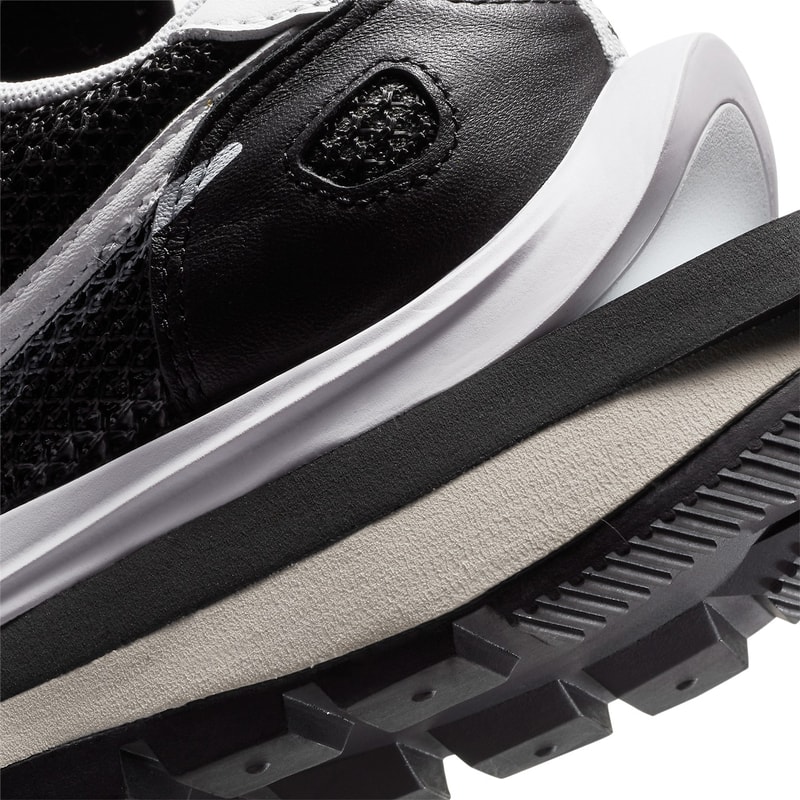 sacai x Nike Vaporwaffle 最新聯名配色「Red/White/Blue」與「Black/White」登場