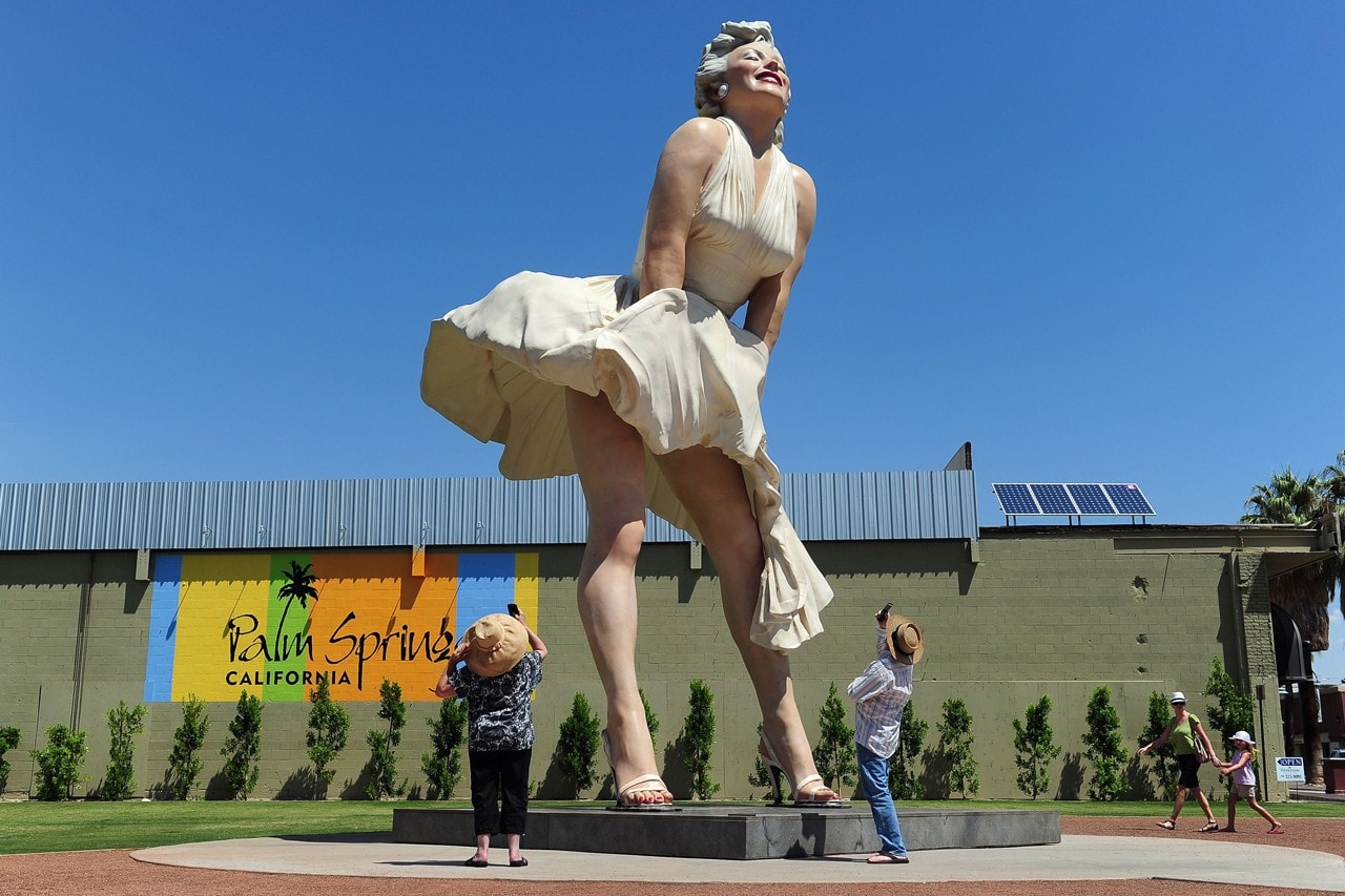加州巨型 Marilyn Monro 雕像引發當地民眾抗議