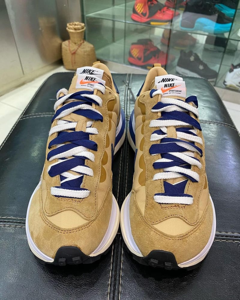 sacai x vaporwaffle tan navy