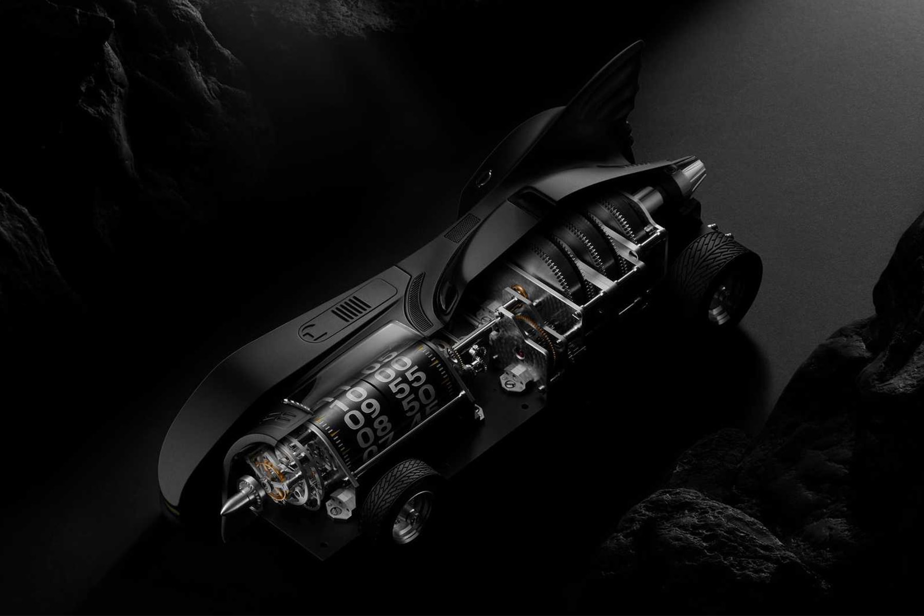瑞士製錶工作室打造要價 $29,900 美元 Batmobile 桌鐘