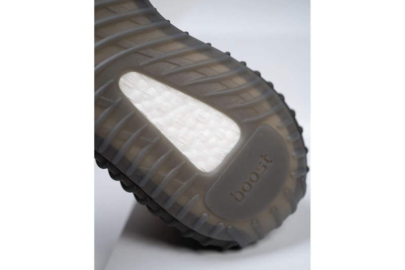 率先近賞 adidas YEEZY BOOST 350 V2 最新配色「Ash Stone」