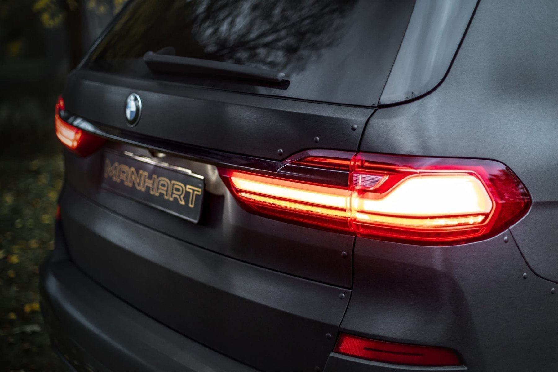 霸氣重塑 – MANHART 打造 BMW X7 全新越野「Dirt Edition」改裝車型