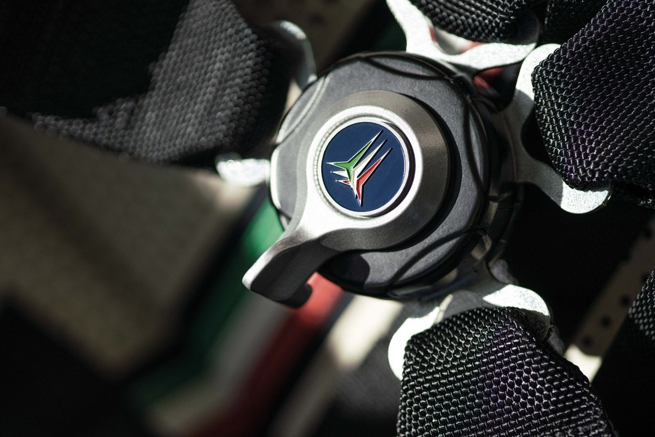 Pagani 發表全球限定 3 輛 Huayra Tricolore 全新超跑