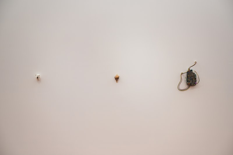HYPEBEAST 獨家走進台灣藝術家 John Yuyi 江宥儀首個裝置個展《目不見睫》