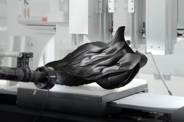 創新實驗鞋款品牌 SCRY™️ 推出首款打印科技鞋作 Shuttle「Shadow」