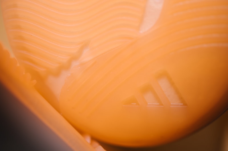 率先近賞 YEEZY BOOST 380 全新配色「Yecoraite」