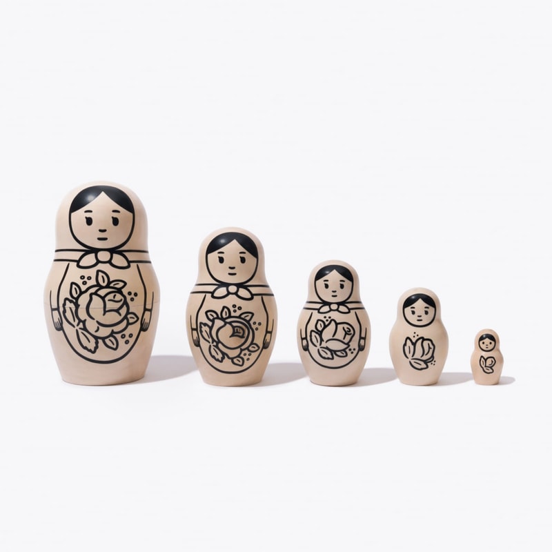 AllRightsReserved 攜手日本藝術家 Noritake 打造 「MATRYOSHKA」原木雕塑