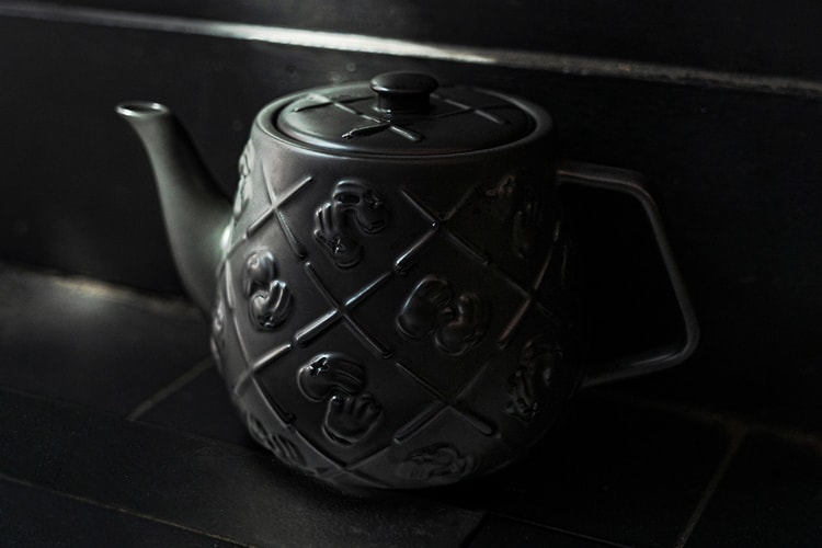 AllRightsReserved 追加 KAWS「XX」陶瓷茶壺黑魂版本
