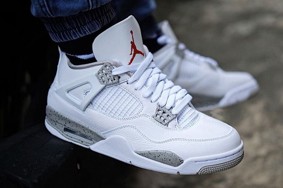 grey and white 4s