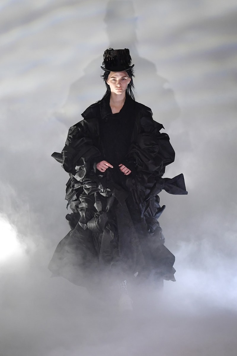 COMME des GARÇONS 2021 秋冬女裝大秀正式登場