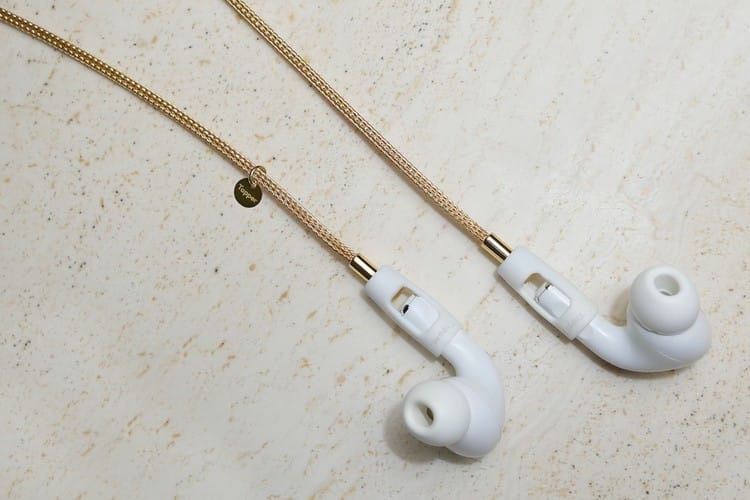 Tapper 推出全新 18K 金 Apple AirPods 項鍊配飾