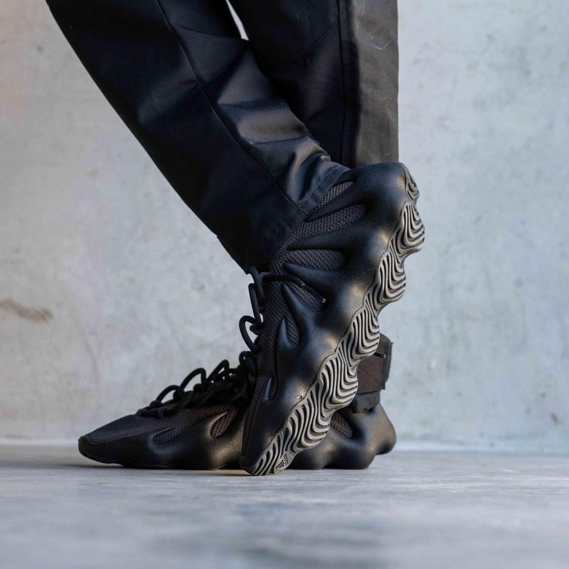 adidas 前衛鞋款 YEEZY 450 最新配色「DARK SLATE」率先登場