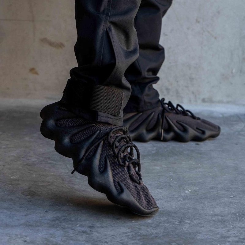 adidas 前衛鞋款 YEEZY 450 最新配色「DARK SLATE」率先登場