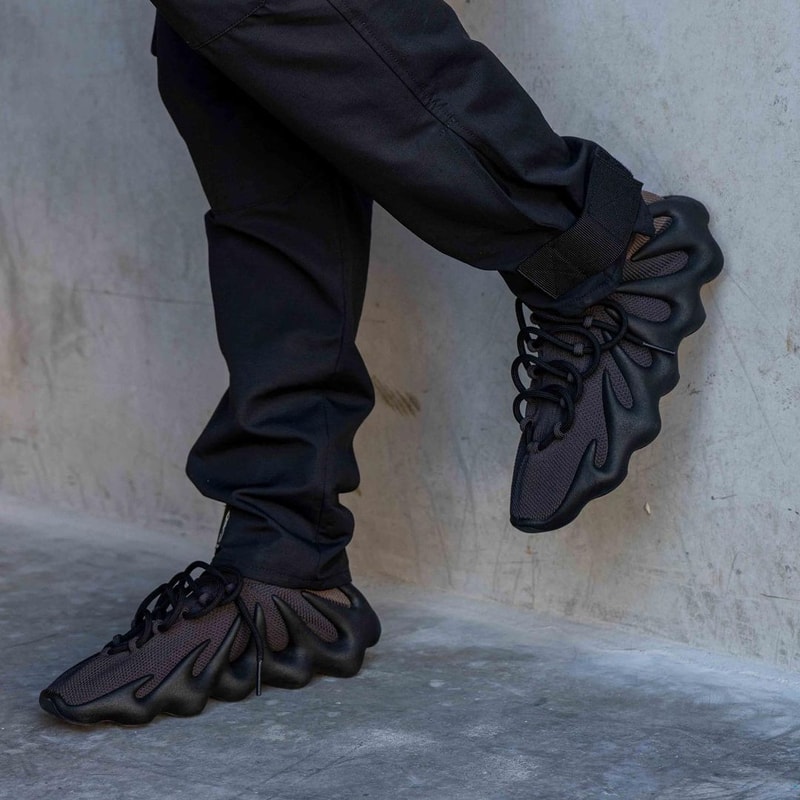 adidas 前衛鞋款 YEEZY 450 最新配色「DARK SLATE」率先登場