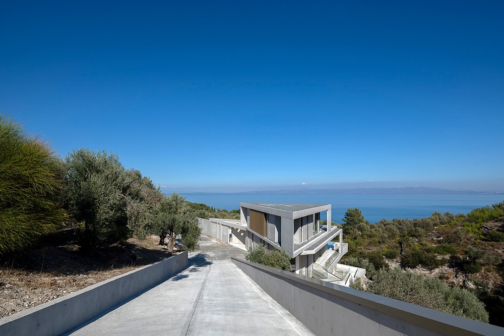 走進位於海琴海畔 幾何設計現代住宅