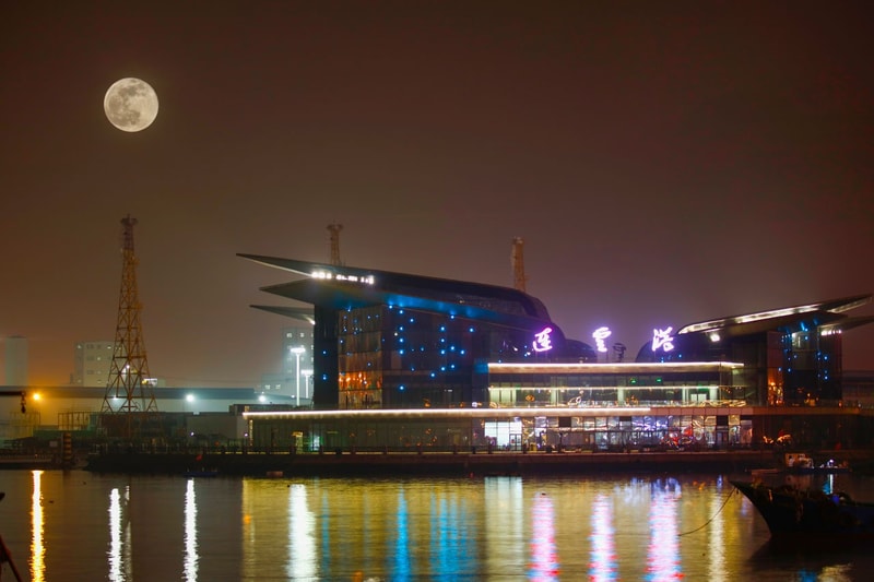 2021 年首次 Pink Moon 超級月亮現身