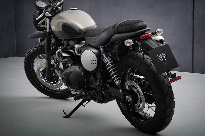 Triumph 250. Триумф стрит скремблер 900. Мотоцикл Триумф скремблер 900. Triumph Street Scrambler 900 2018. Arrow Triumph Scrambler 900.