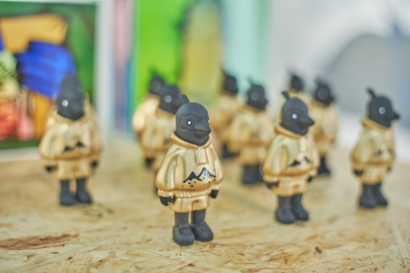 走進台灣藝術家張騰遠個人作品展《鸚鵡人登陸香港》