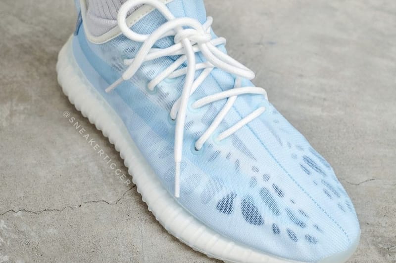 再次近賞 adidas YEEZY BOOST 350 V2 最新配色「Mono Ice」