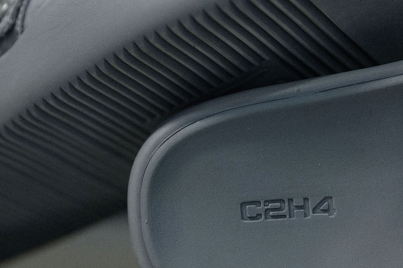 C2H4 Case#R003 系列全新「Proton Alpha」拖鞋正式登場