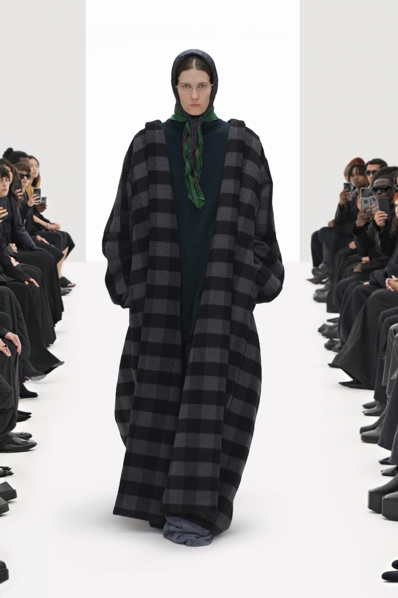 Balenciaga 2022 春季系列大秀正式登場