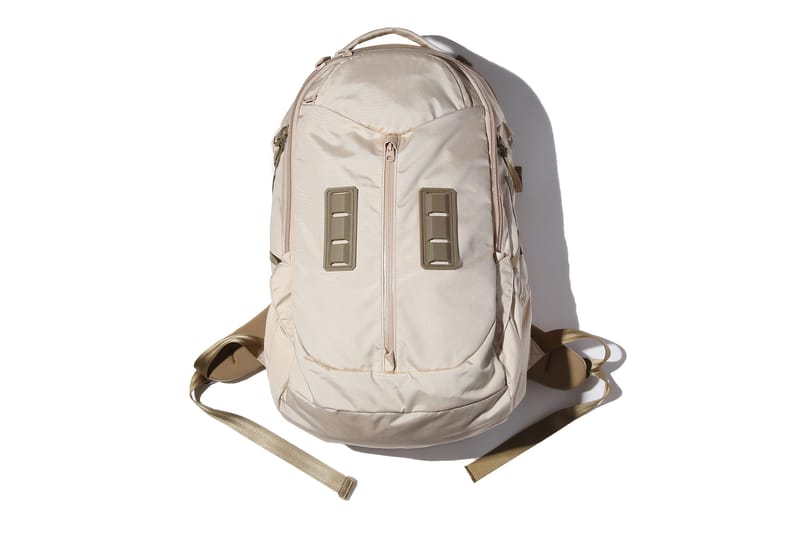 COSTS x F/CE. 首個聯名包袋系列正式登場