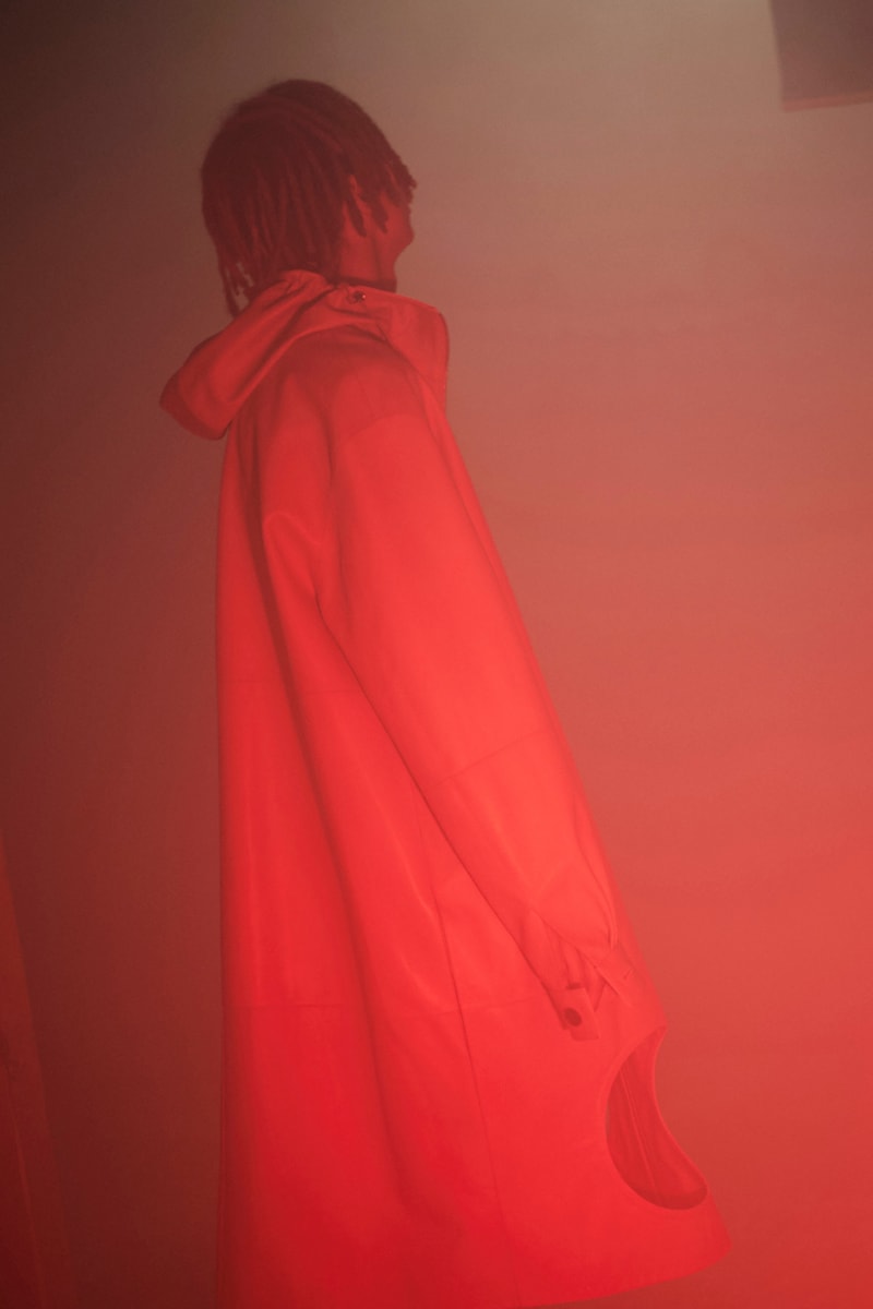 LOEWE 2022 春夏系列 Lookbook 正式發佈