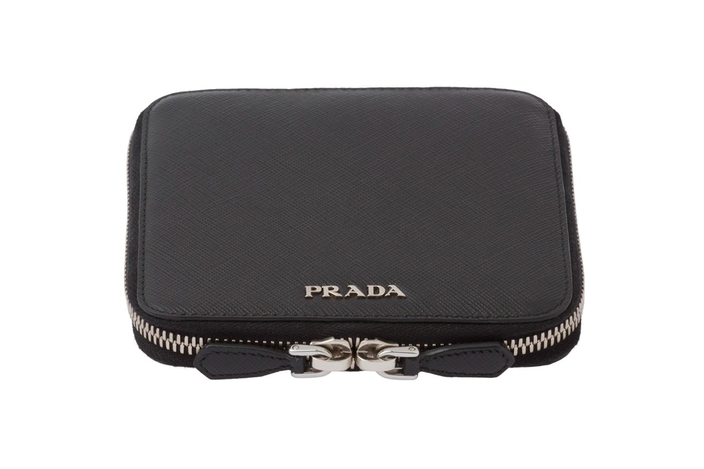 Prada 推出要價 $1,290 美元井字棋套裝