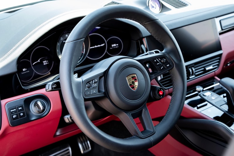 HYPEBEAST 率先近賞 Porsche 全新 2022 Cayenne Turbo GT 高性能車型
