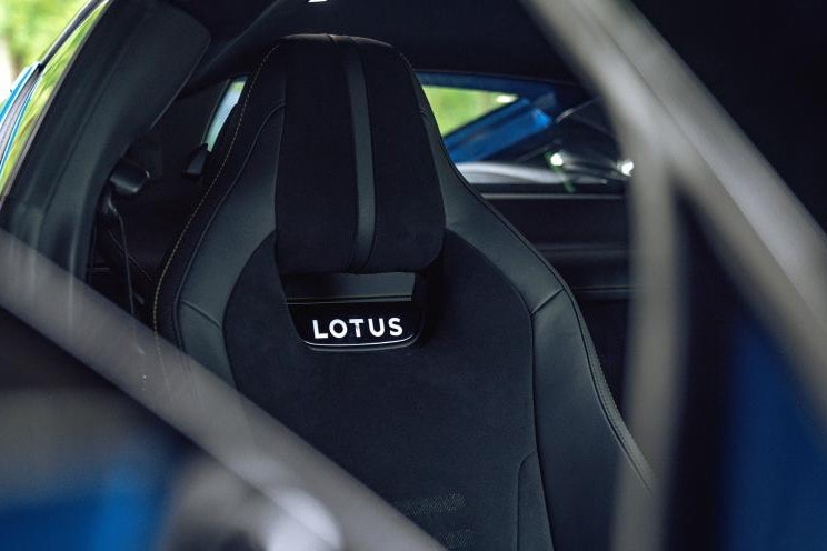 Lotus 正式發表車廠末代燃油超跑車型 Emira