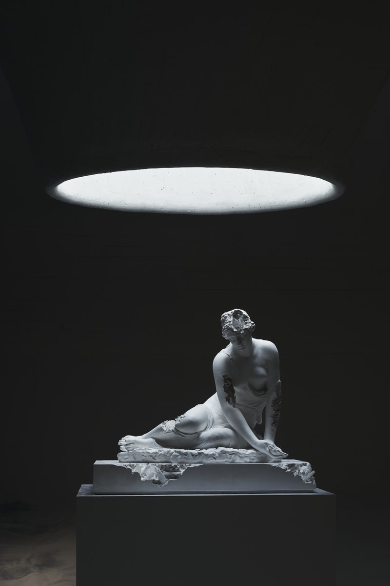 率先走進展覽「Daniel Arsham: Sands of Time」