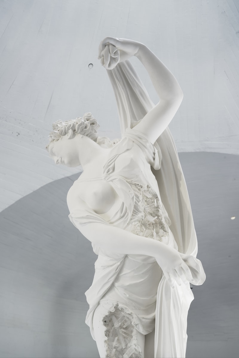 率先走進展覽「Daniel Arsham: Sands of Time」
