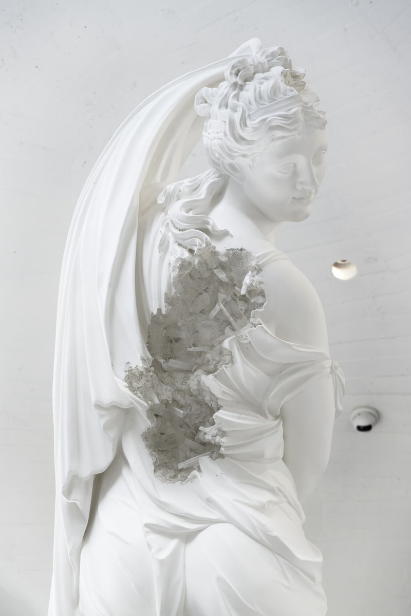 率先走進展覽「Daniel Arsham: Sands of Time」