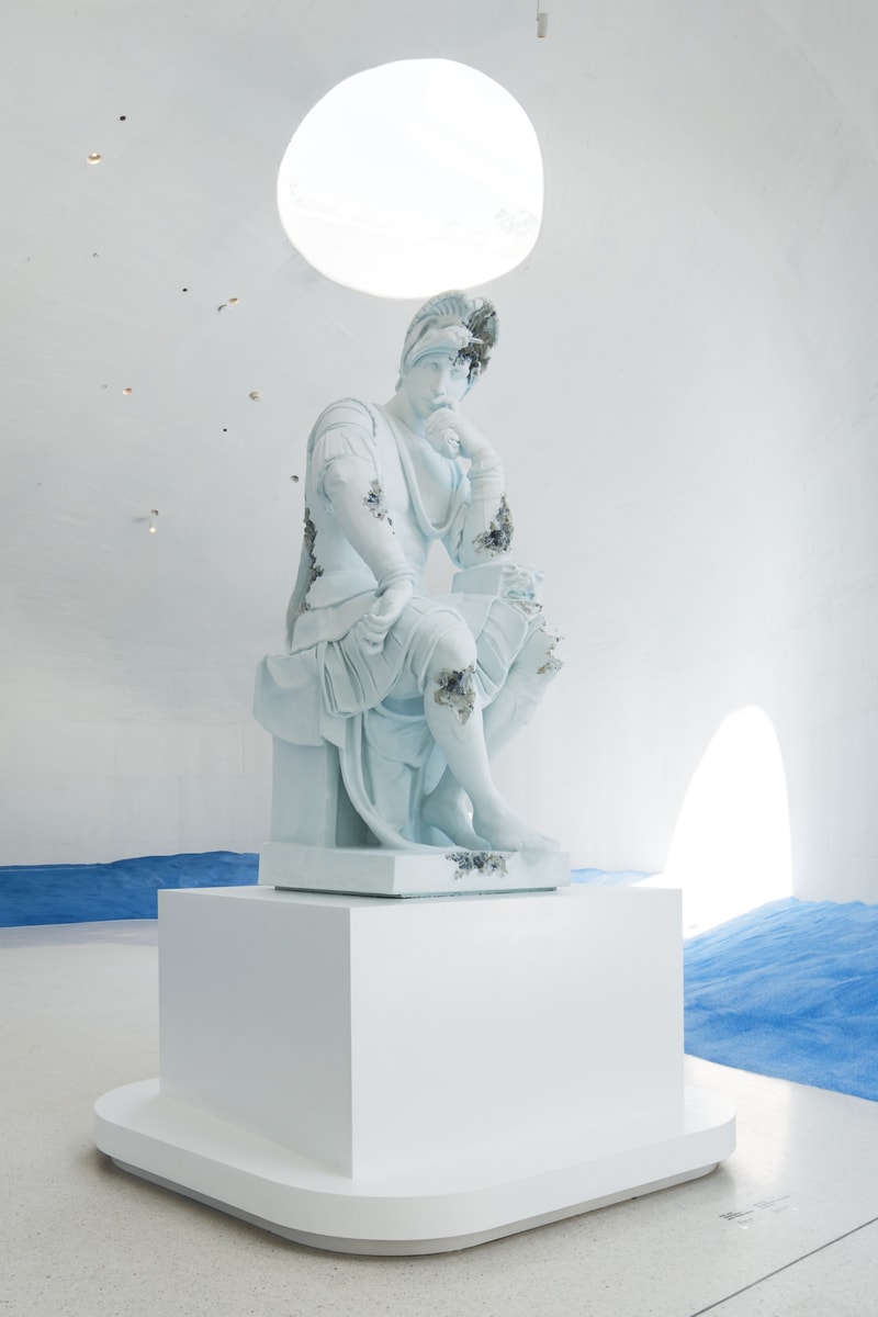 率先走進展覽「Daniel Arsham: Sands of Time」