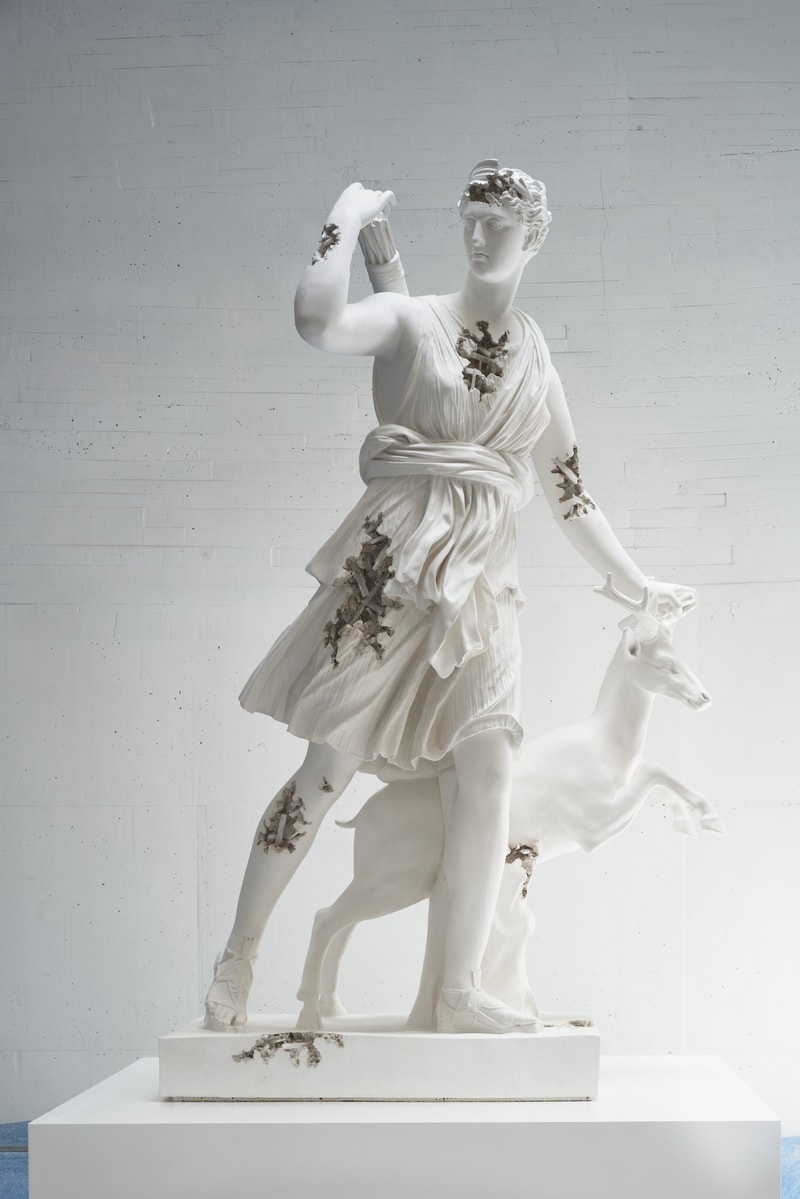 率先走進展覽「Daniel Arsham: Sands of Time」