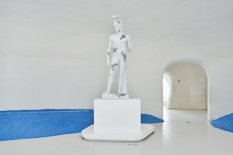 率先走進展覽「Daniel Arsham: Sands of Time」