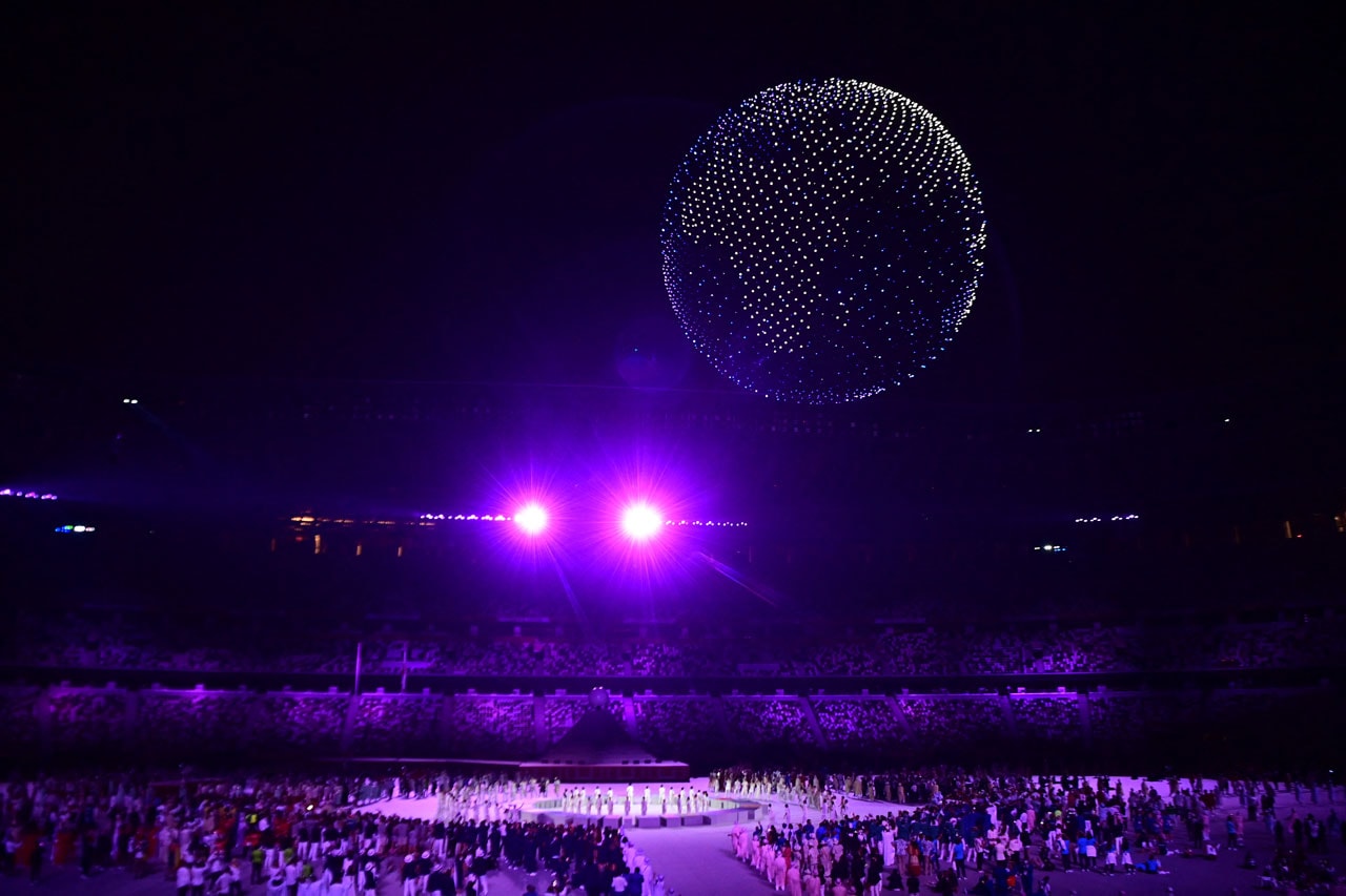 東京奧運開幕式透過無人機表演構成 3D 旋轉地球