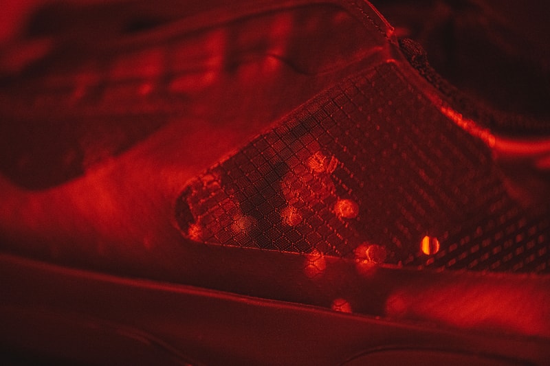 近賞 Prada x adidas A+P LUNA ROSSA 21 聯名鞋款全黑配色