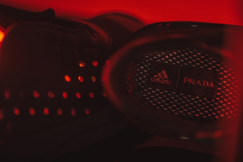近賞 Prada x adidas A+P LUNA ROSSA 21 聯名鞋款全黑配色