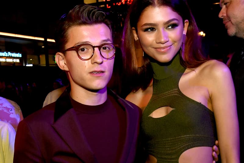 外媒捕捉到 Tom Holland 與 Zendaya 在車內親密接觸