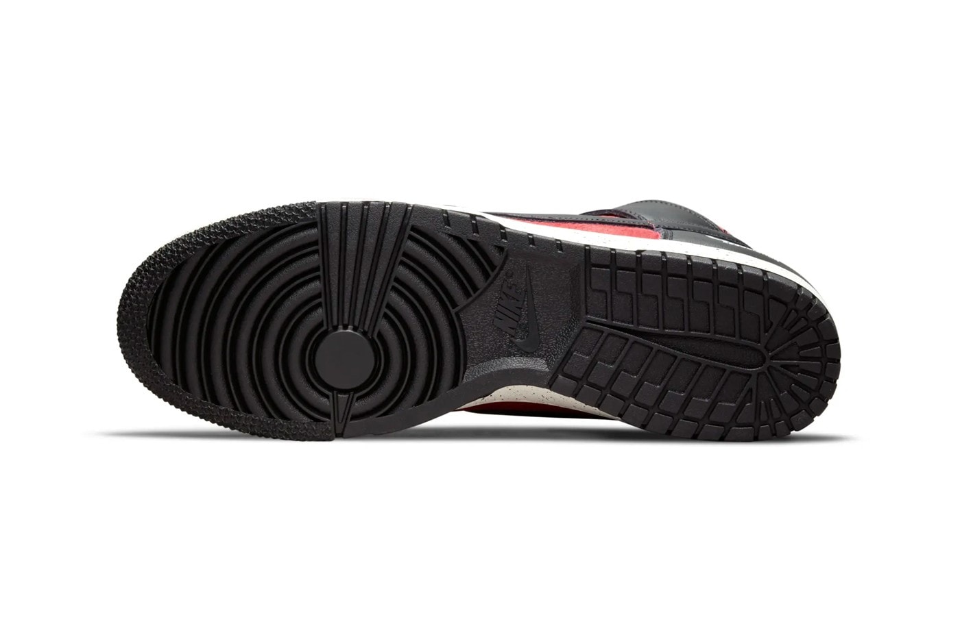 UNDERCOVER x Nike Dunk High 最新聯名鞋款「UBA」正式登場