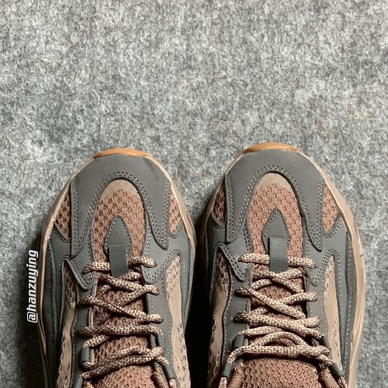 YEEZY BOOST 700 V2 最新配色「Mauve」率先曝光