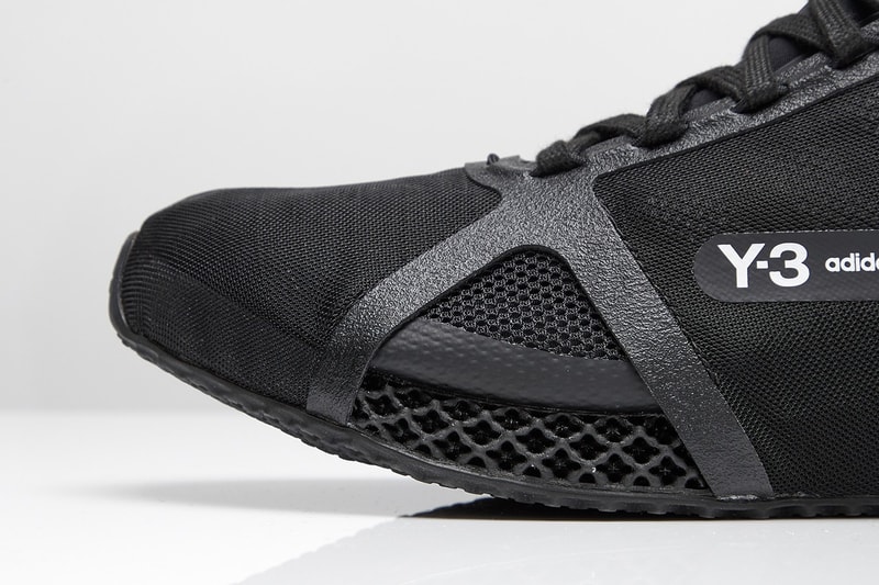 Y-3 推出全新 4D IOW Runner 系列鞋款