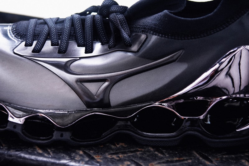 率先近賞空山基 HAJIME SORAYAMA x Mizuno WAVE PROPHECY SORAYAMA 全新配色